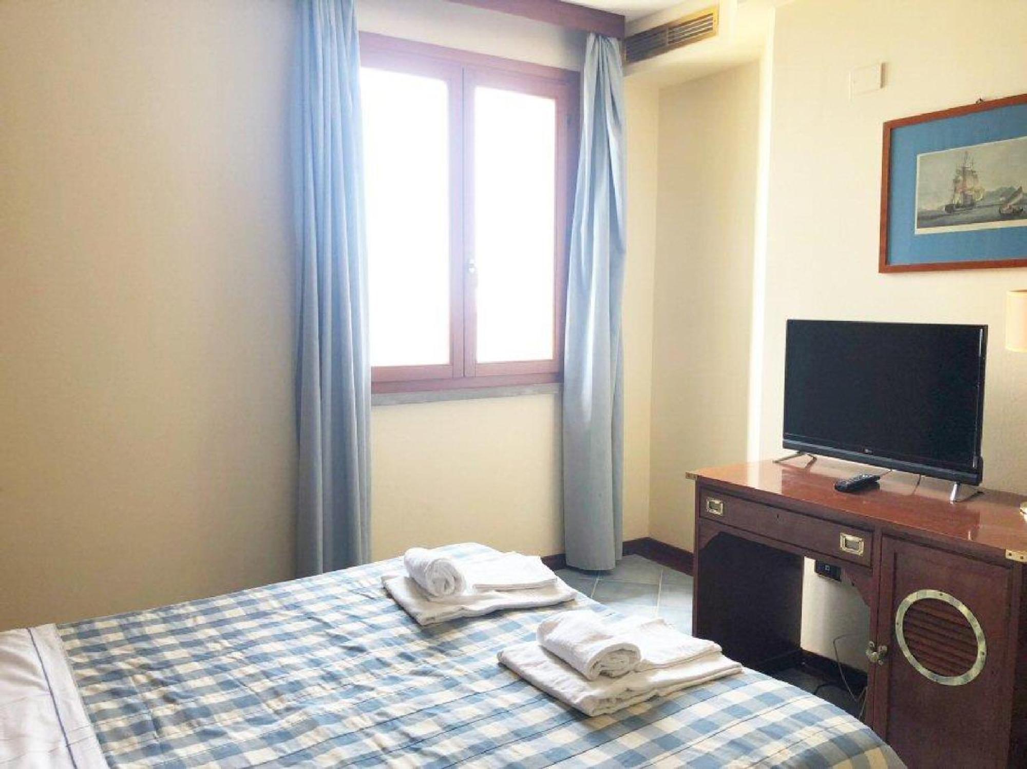 Zi Maria Hotell Marina di Cecina Exteriör bild